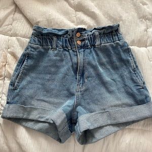 Light wash Hollister shorts size 26